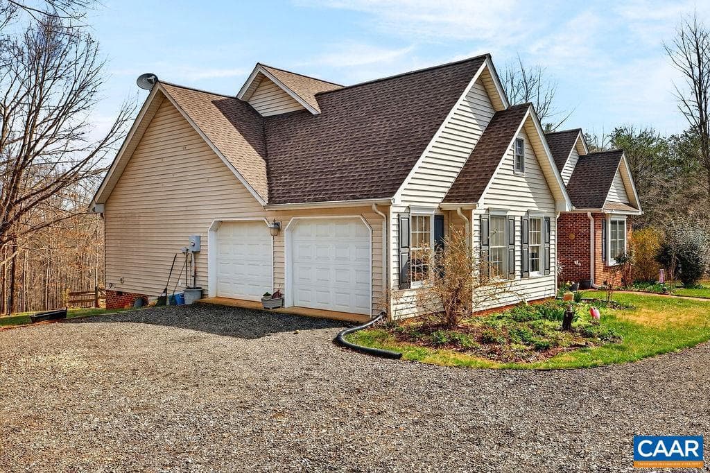 241 Truslows Ln photo 4