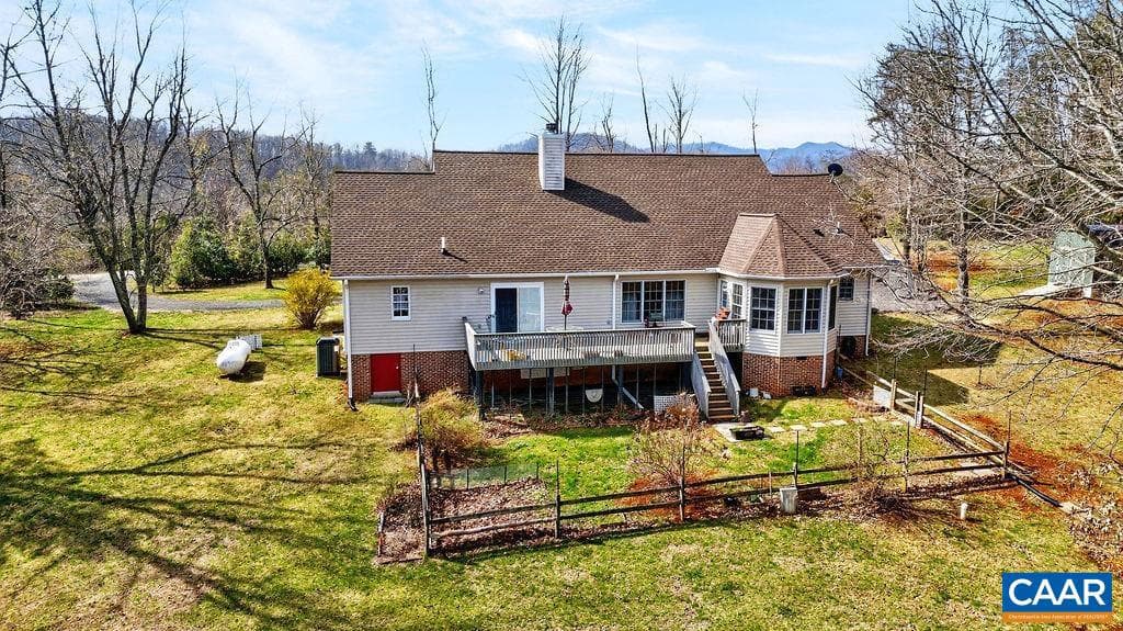 241 Truslows Ln photo 5