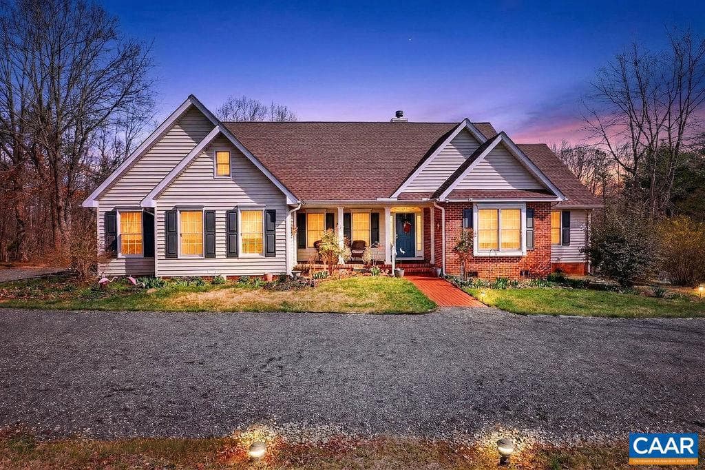 241 Truslows Ln photo 8