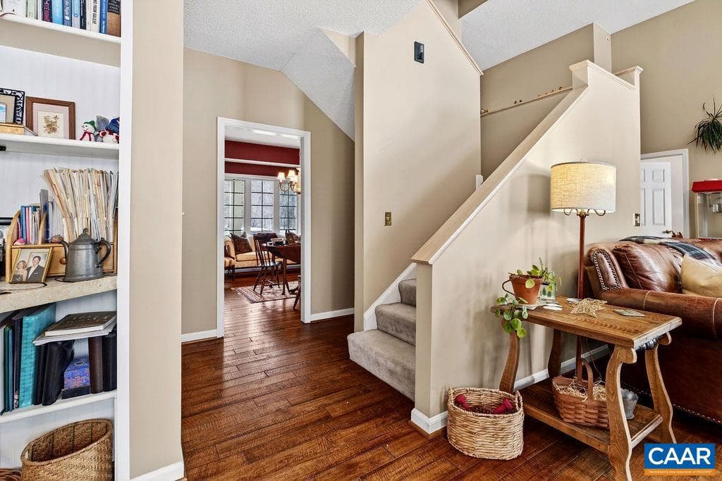 1296 Stoney Creek West photo 11