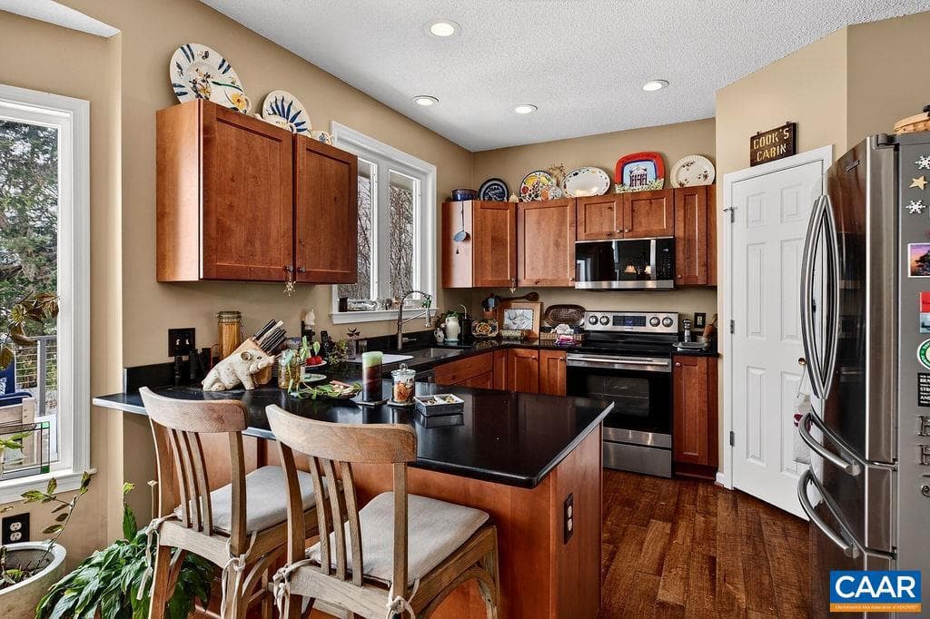 1296 Stoney Creek West photo 19
