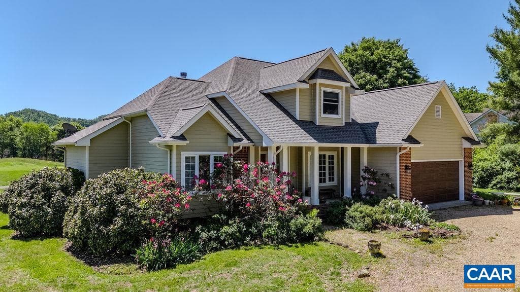 1296 Stoney Creek West photo 3