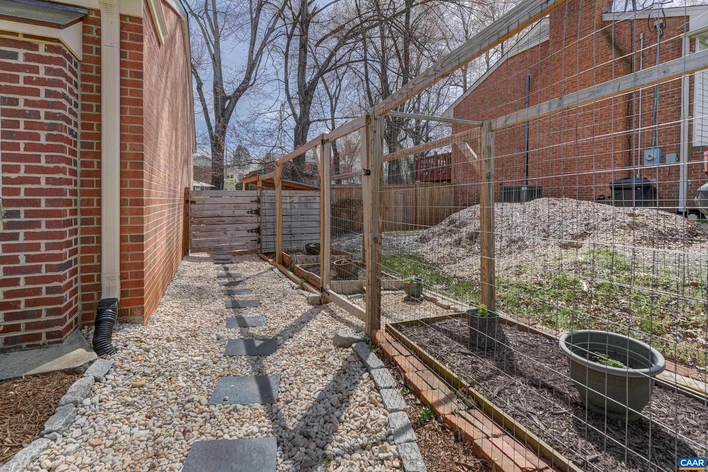 1416 Lester Dr photo 44