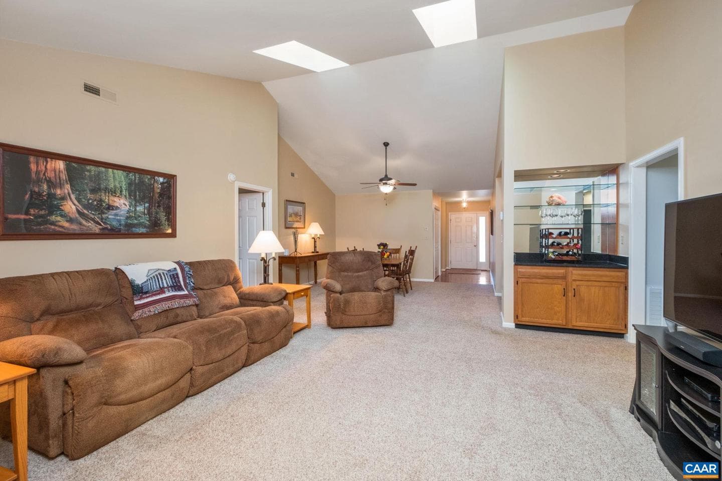 240 Homestead Ln photo 5