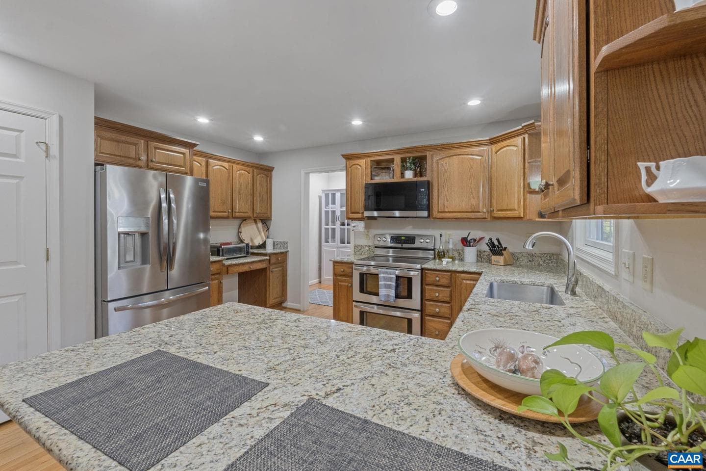 70 Riverside Dr photo 10