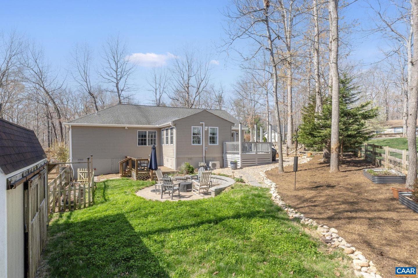 70 Riverside Dr photo 31