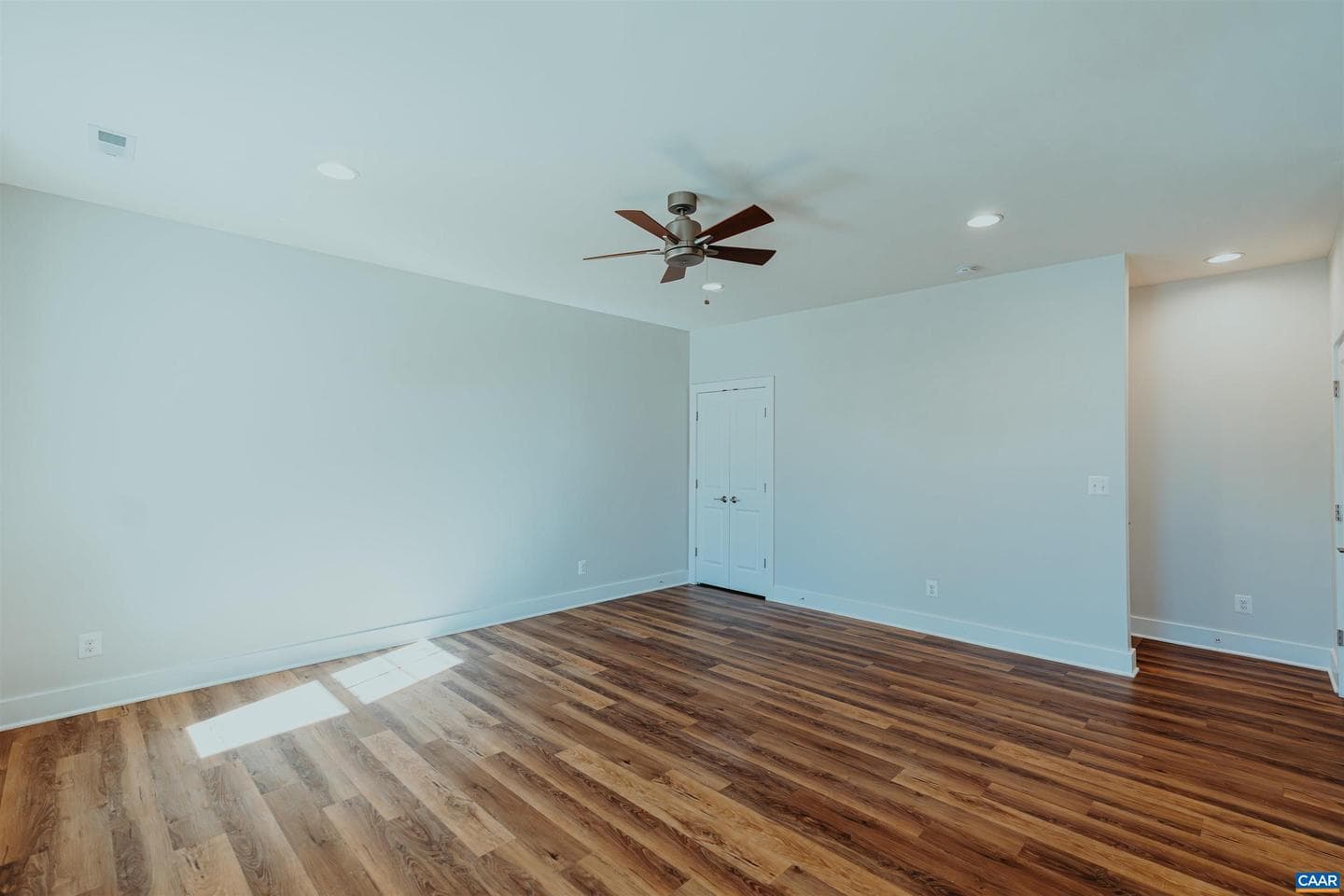 528 Trailside Dr photo 10