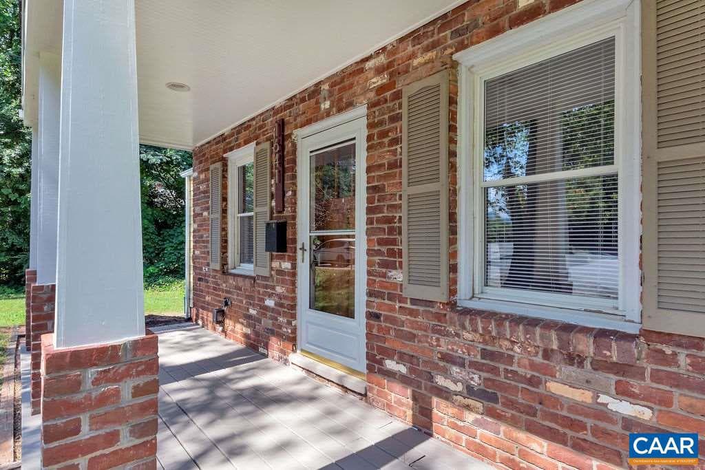 1641 Cherry Ave photo 4