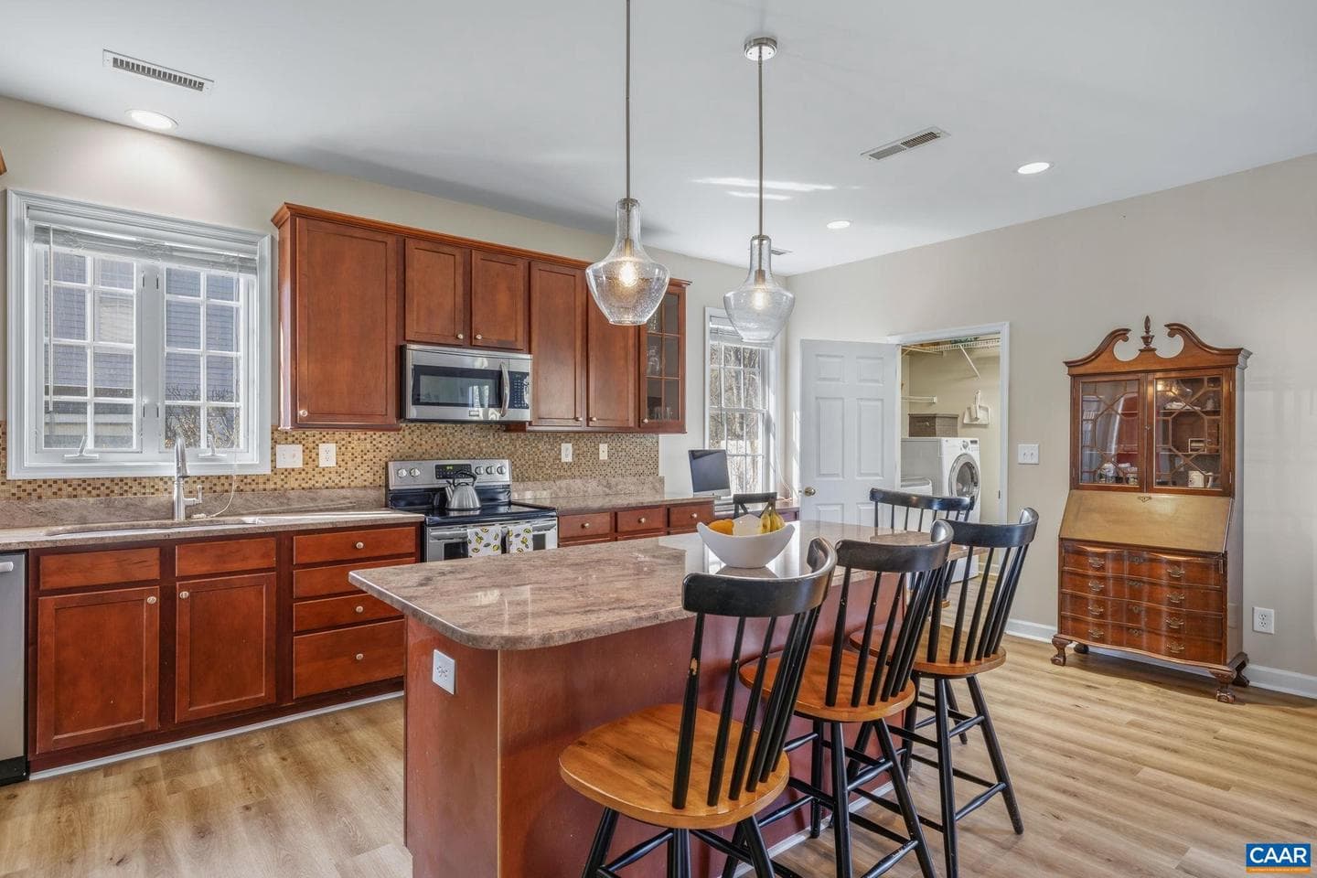 5518 Hill Top St photo 10