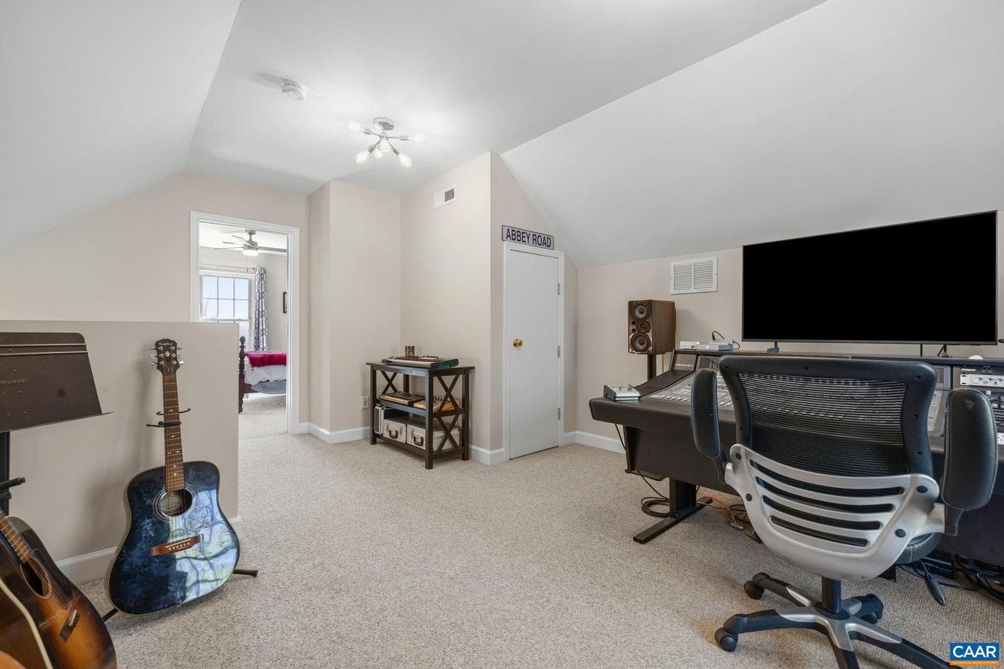 5518 Hill Top St photo 17
