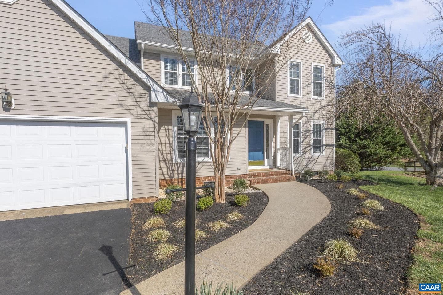 2047 Acorn Hill Ct photo 2