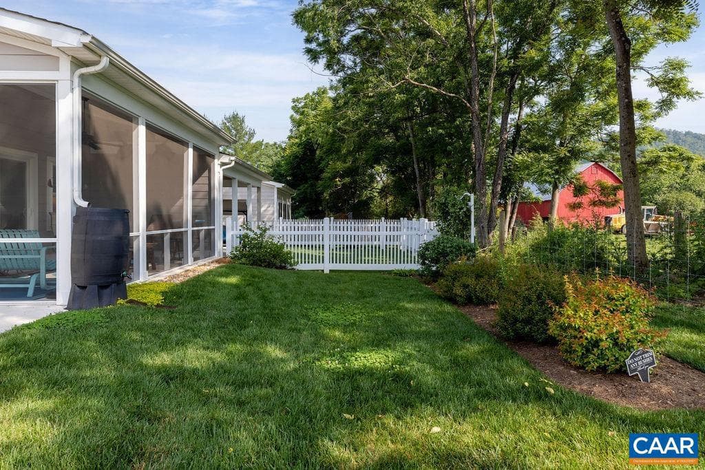 80 Apple Blossom Ct photo 31