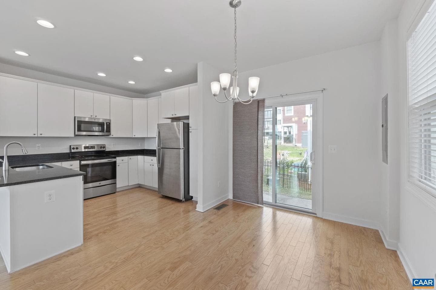1429 Midland St photo 16