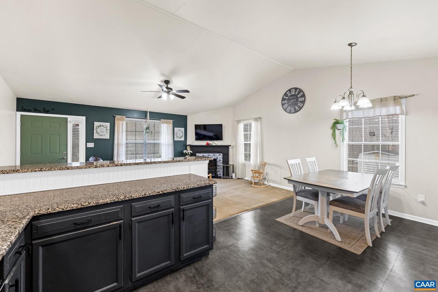 1029 W Daffodil Rd photo 19
