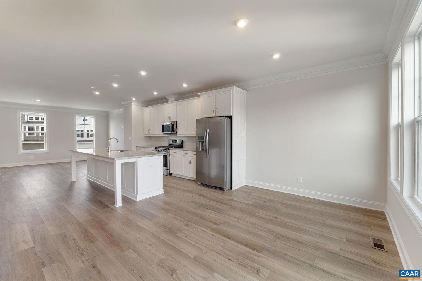 4042 Talen Ln photo 11
