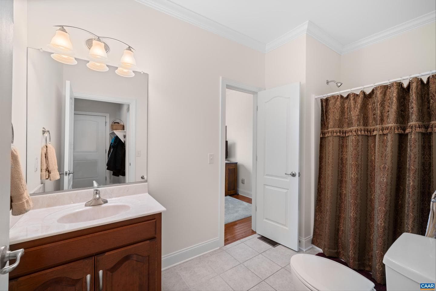 137 Diamond Ct photo 24