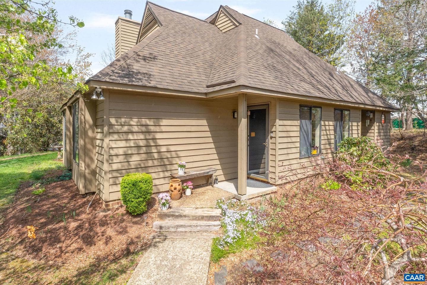 1 Ridgeview Cir photo 2