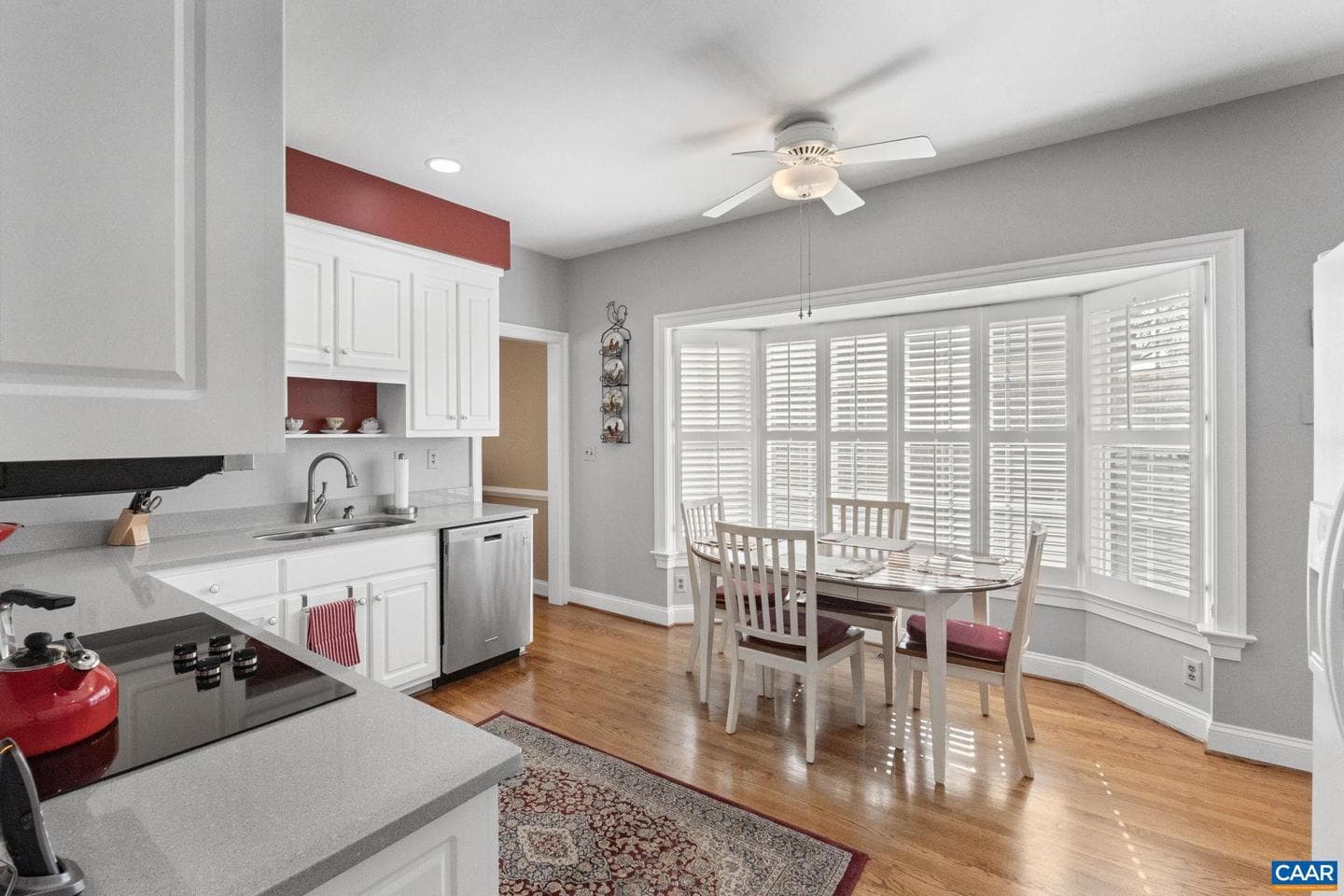1563 Heathrow Ln photo 17