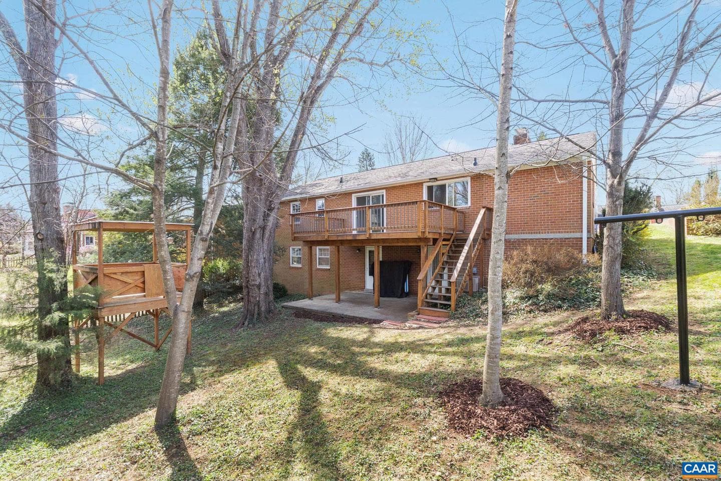 617 Davis Ave photo 2