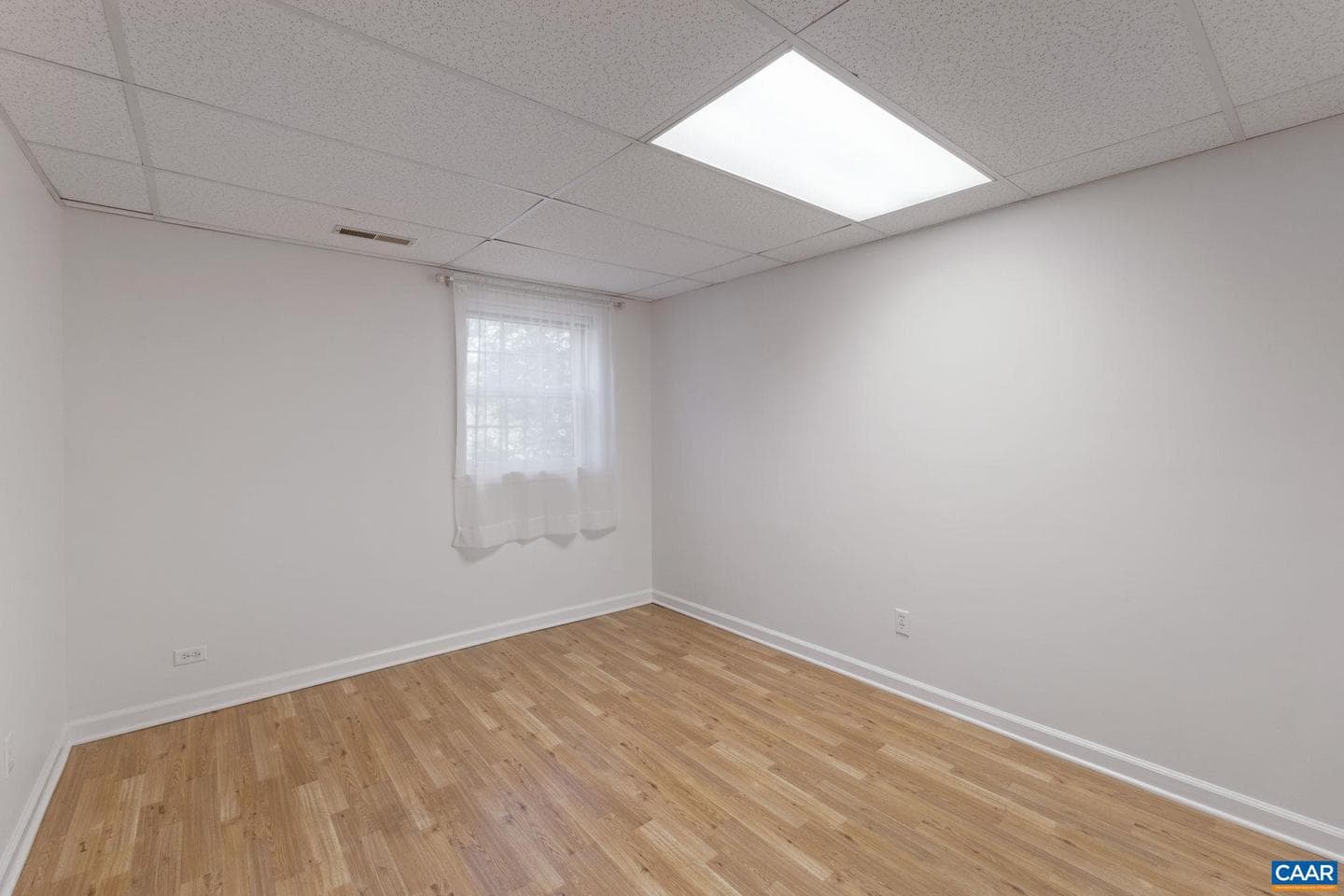 617 Davis Ave photo 36