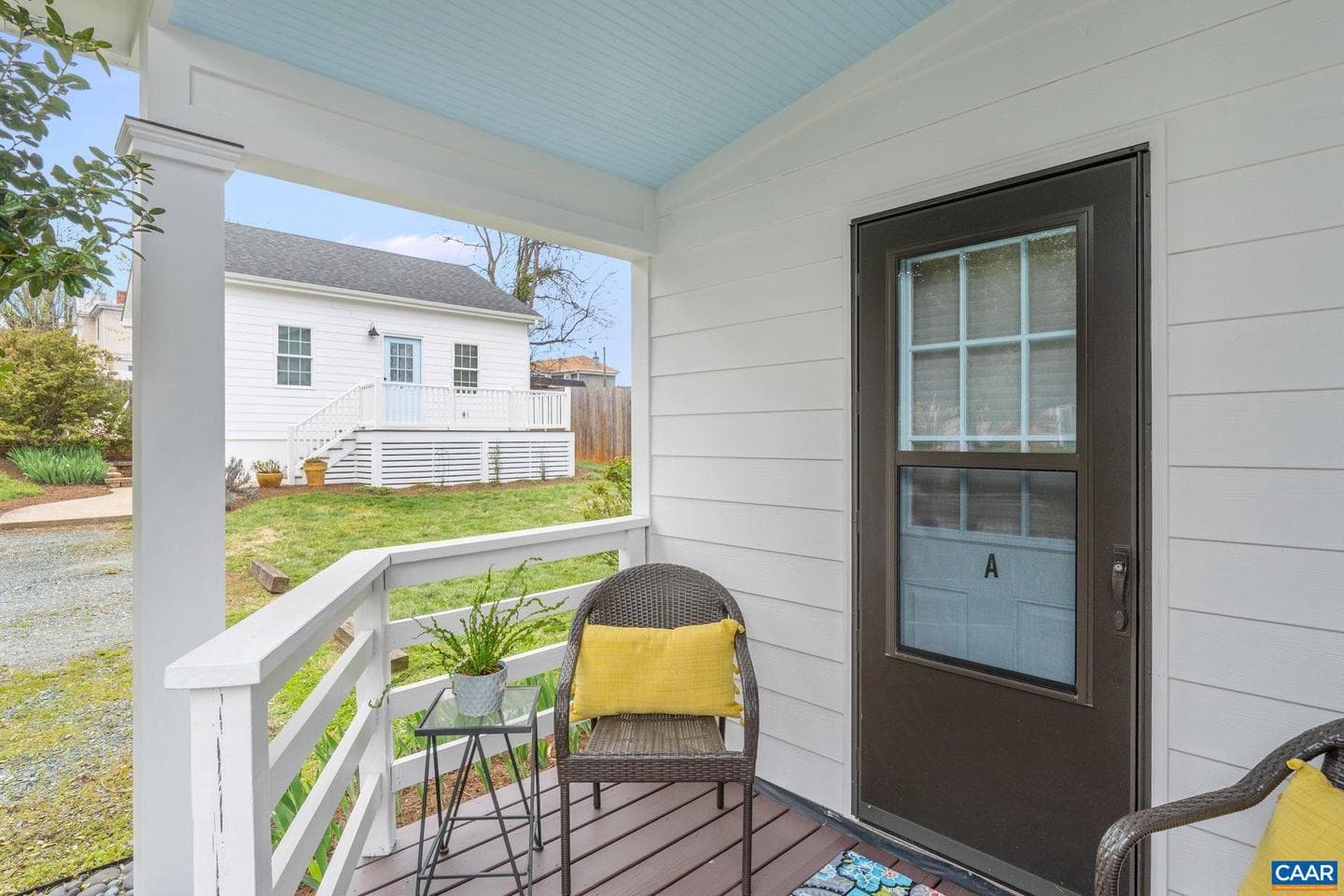 207 Douglas Ave photo 14