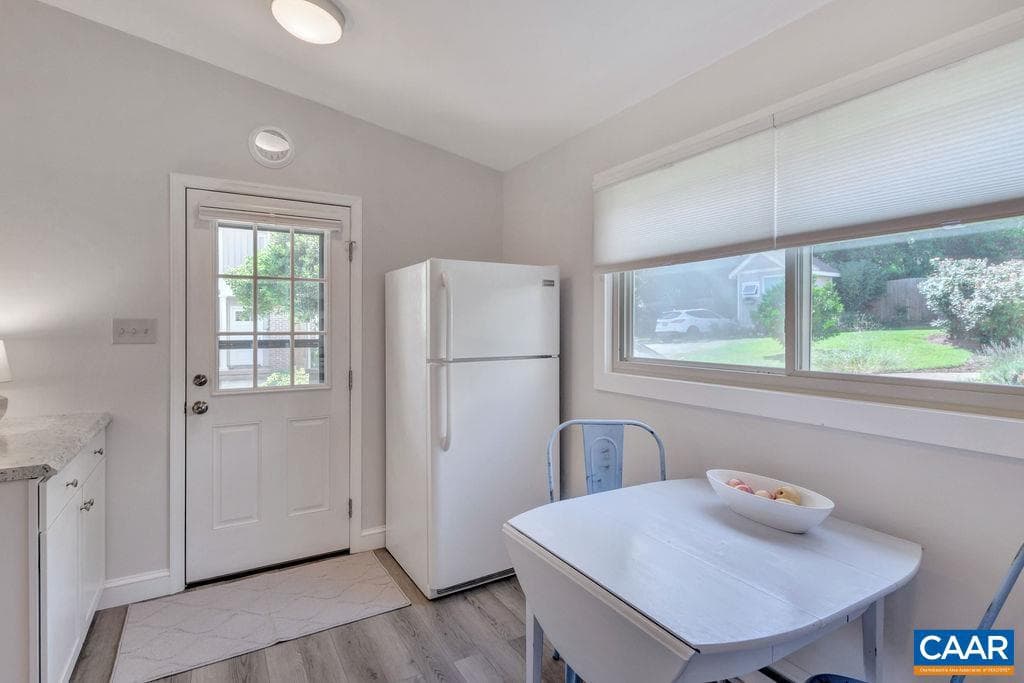 207 Douglas Ave photo 17
