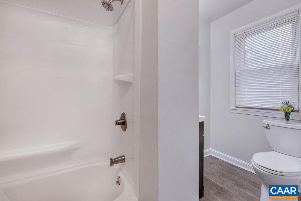 207 Douglas Ave photo 24