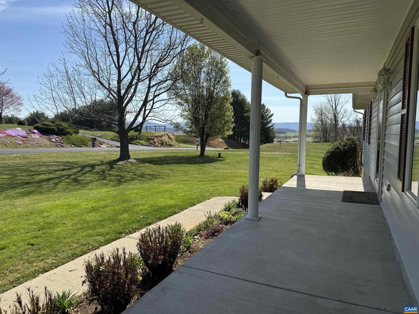 224 Saint James Rd photo 14