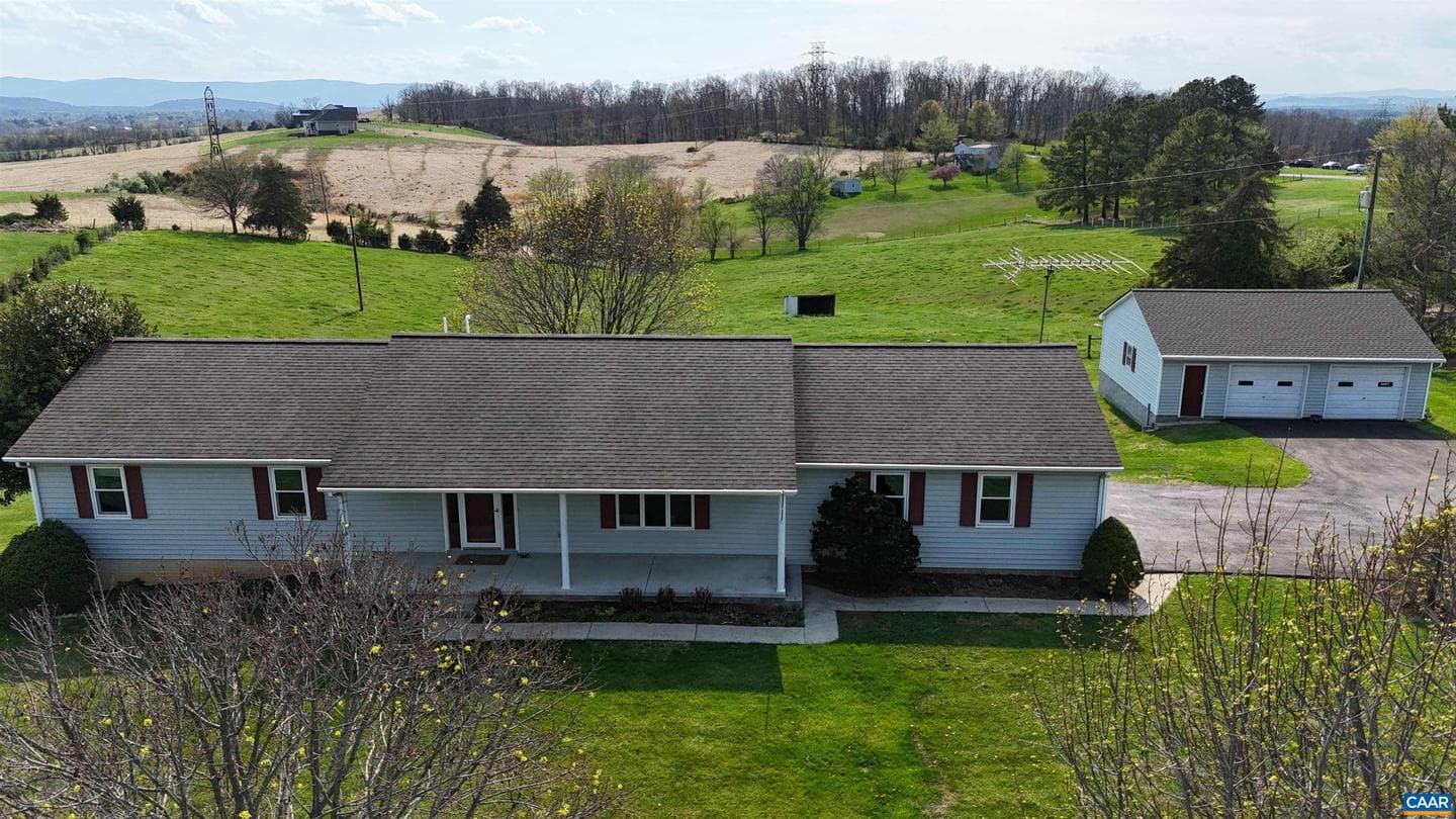 224 Saint James Rd photo 2