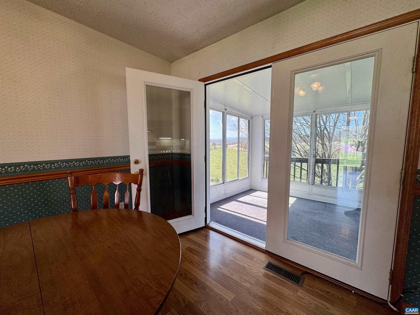 224 Saint James Rd photo 24