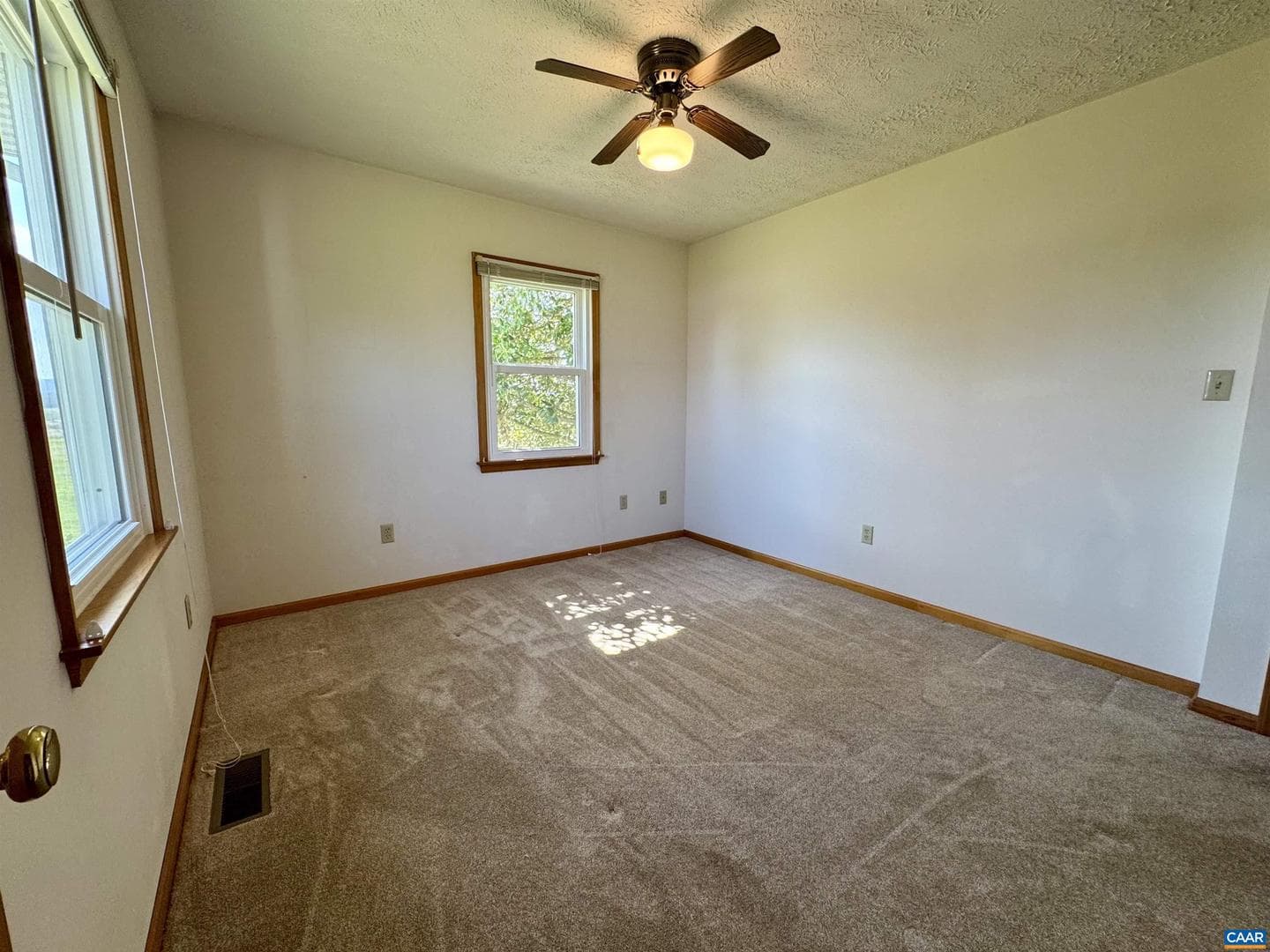 224 Saint James Rd photo 42