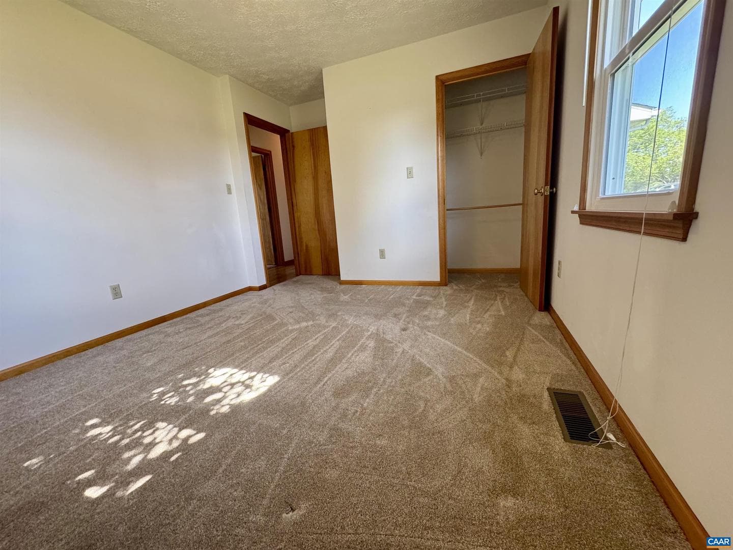 224 Saint James Rd photo 43
