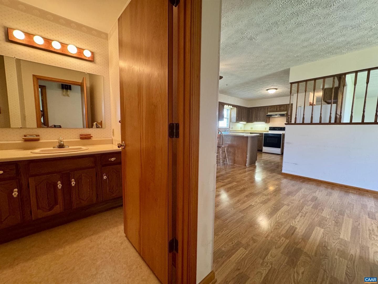 224 Saint James Rd photo 46