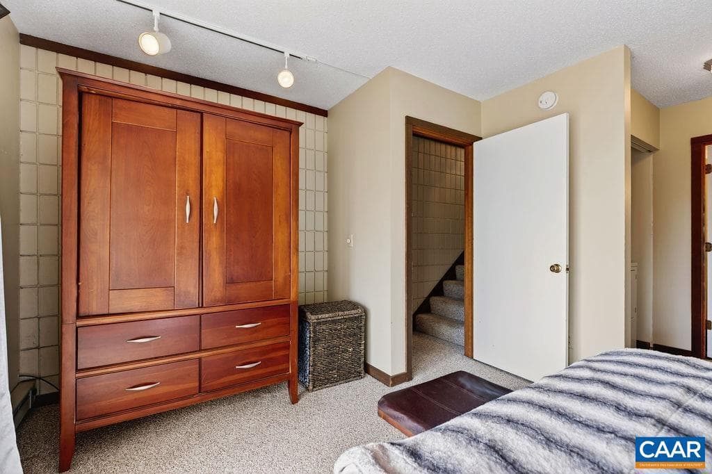 646 White Oak Condos photo 24