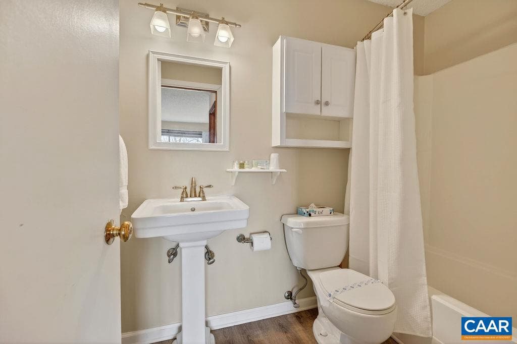 646 White Oak Condos photo 26