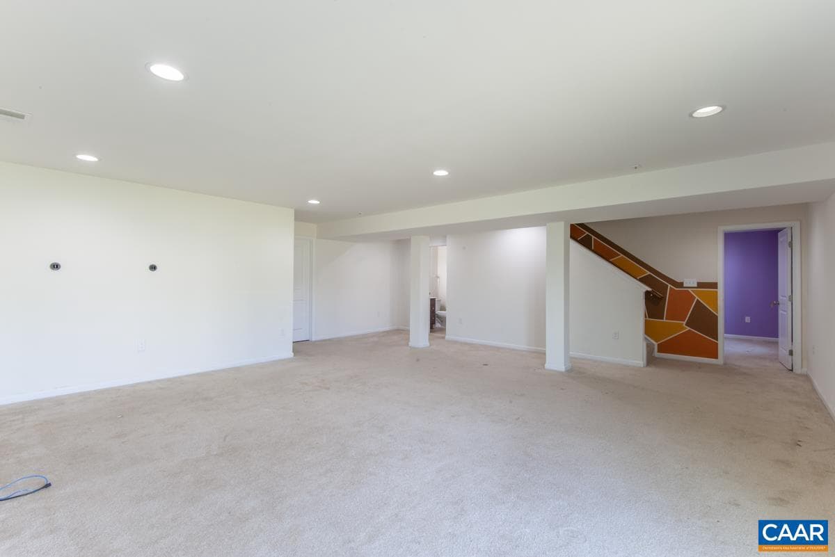 236 Brimfell St photo 27