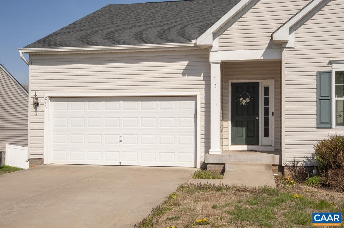 236 Brimfell St photo 40