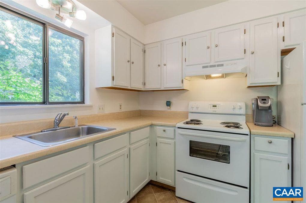 109 Hammond St #b photo 18