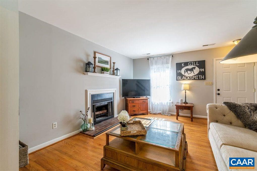 109 Hammond St #b photo 8