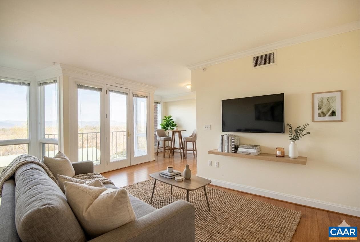 500 Crestwood Dr #1405, Charlottesville