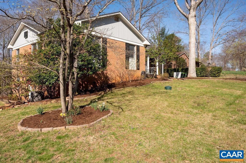 409 Westmoreland Ct photo 55