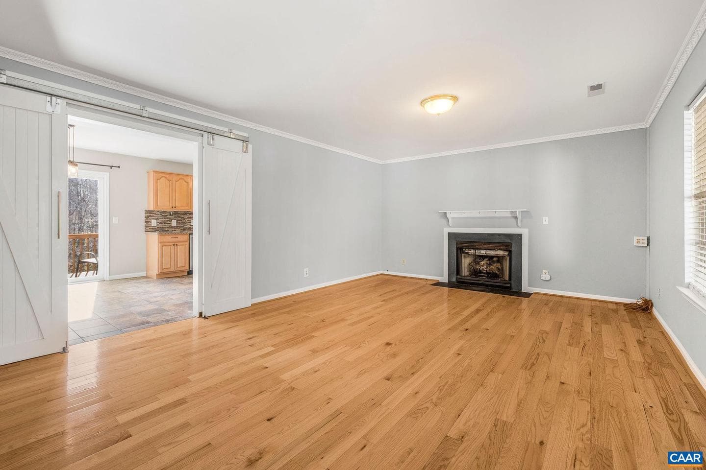 462 Fox Hunters Ln photo 16