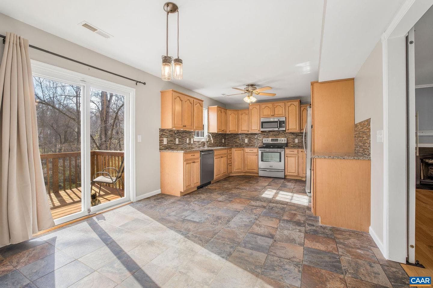 462 Fox Hunters Ln photo 17