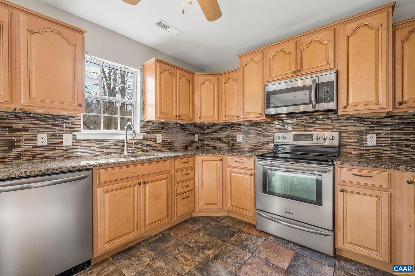 462 Fox Hunters Ln photo 25
