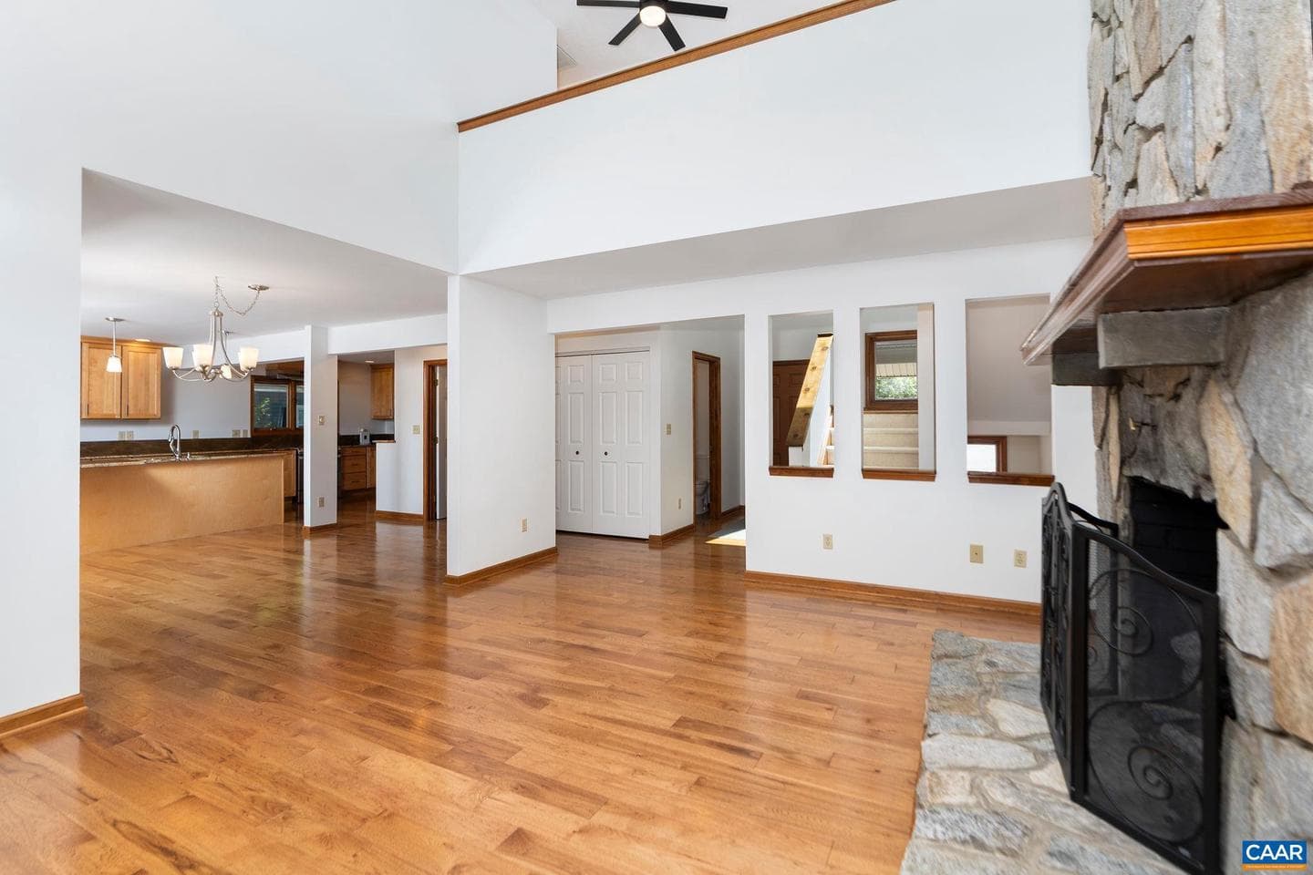 27 Ashlawn Blvd photo 11