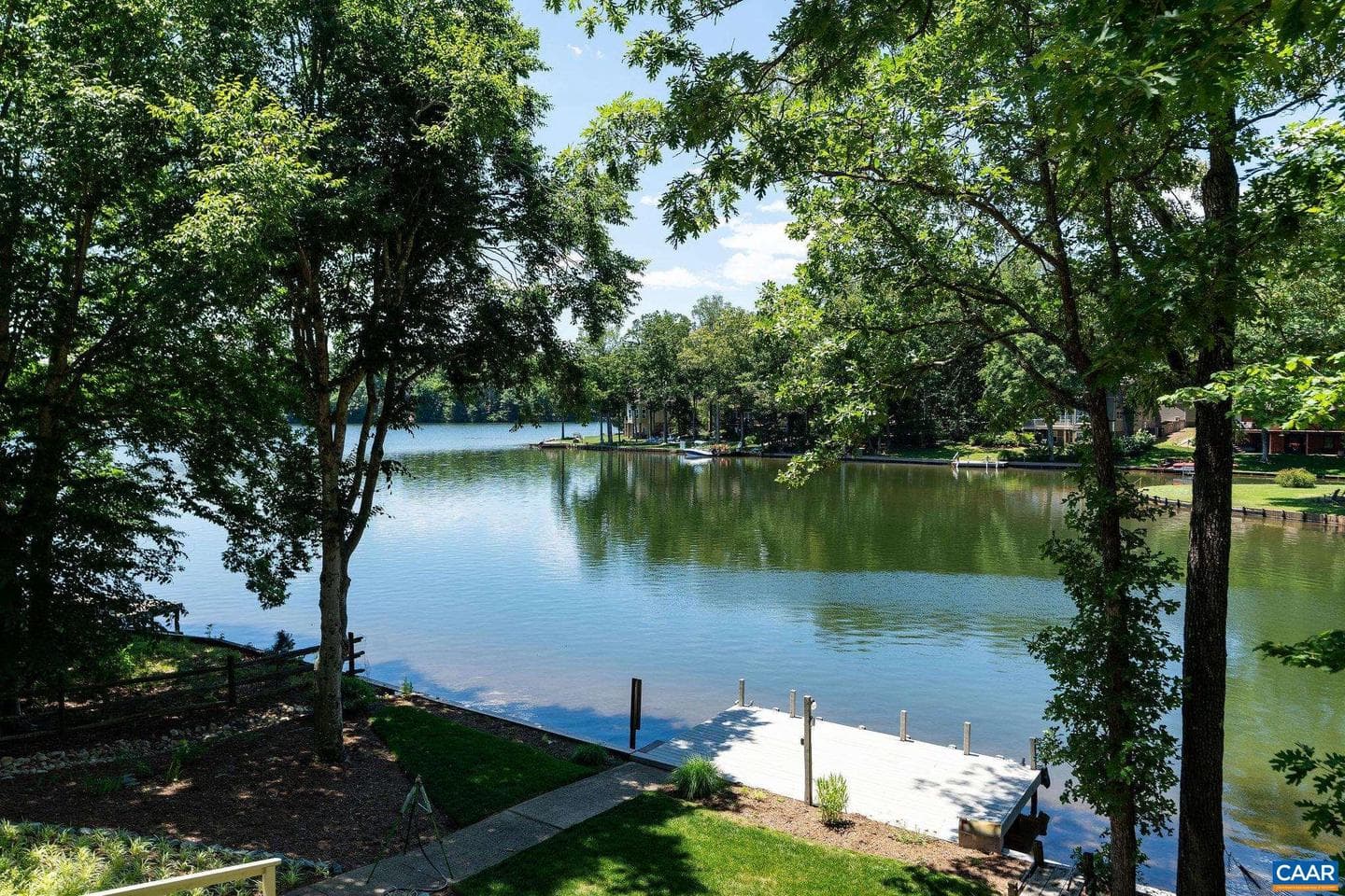 27 Ashlawn Blvd photo 40