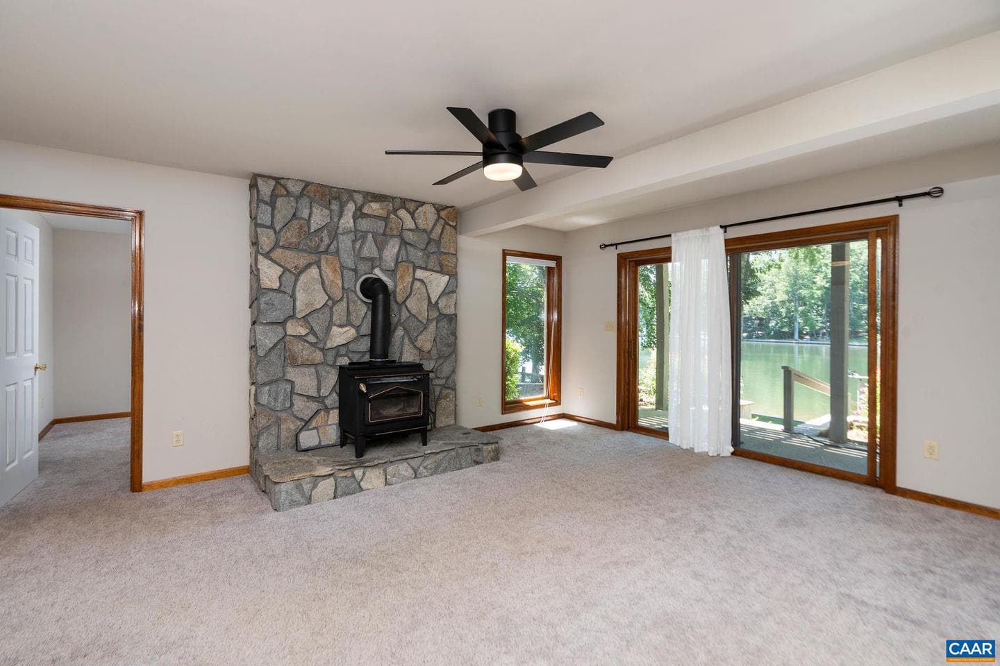 27 Ashlawn Blvd photo 44