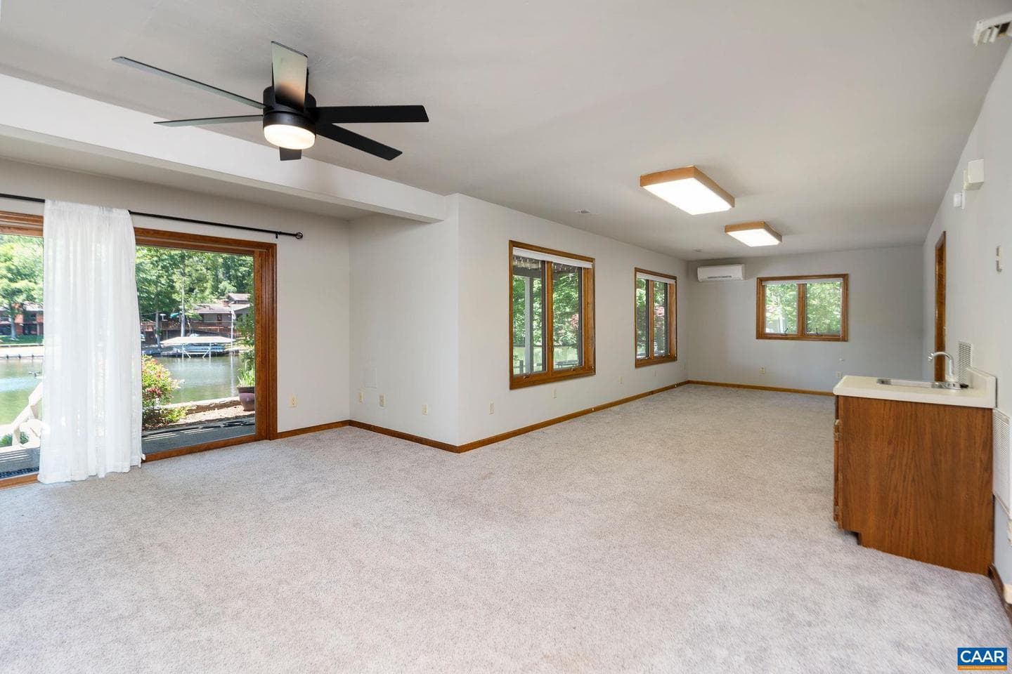 27 Ashlawn Blvd photo 46