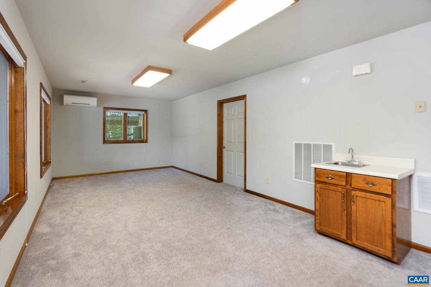 27 Ashlawn Blvd photo 47