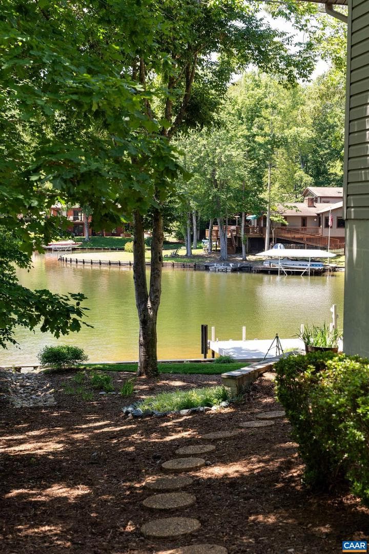 27 Ashlawn Blvd photo 63